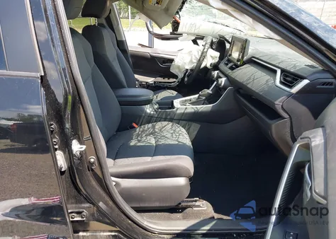 2021 Toyota Rav4 Xle z USA, uszkodzony, nr VIN 2T3P1RFV5MC197382